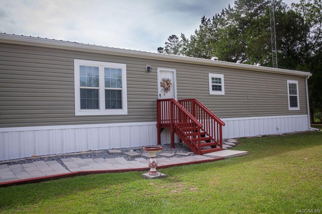 home for sale at 18250 SW 60th Street, Dunnellon, FL 34432 in Town of Dunnellon