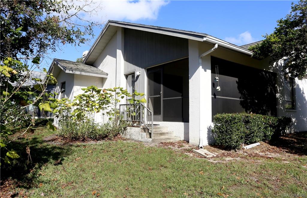 home for sale at 20 S Masters Drive, Homosassa, FL 34446 in Sugarmill Woods - Cypress Village