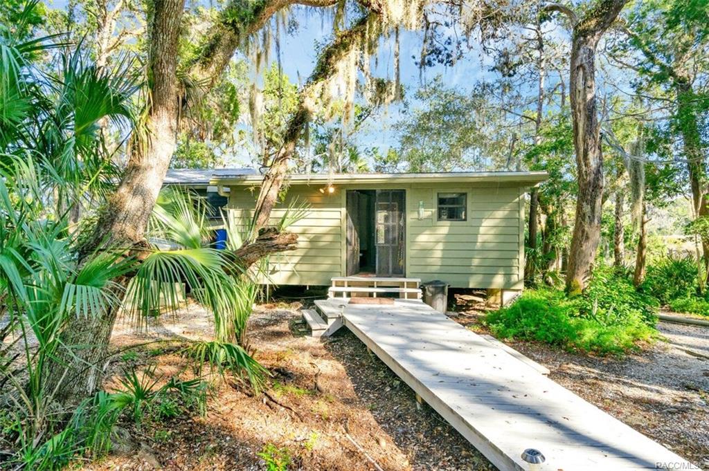 home for sale at 5839 S Hellgate Island, Homosassa, FL 34448 in Homosassa Cos Sub