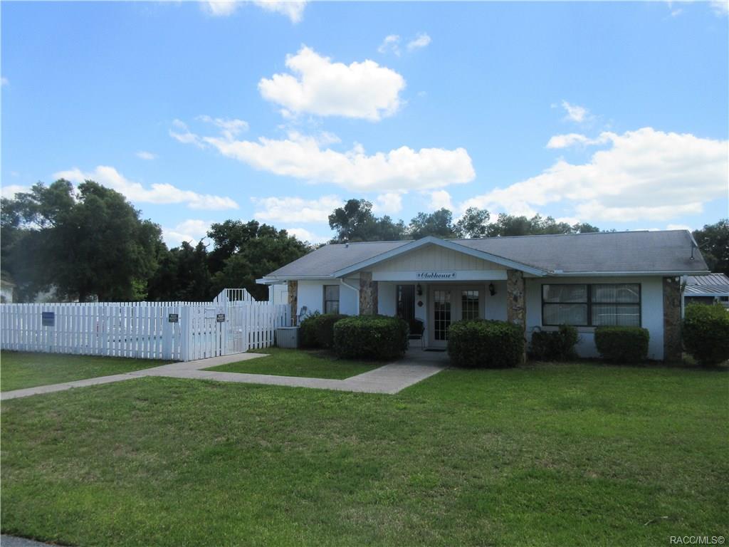 home for sale at 2304 N Loma Point, Hernando, FL 34442 in Las Brisas