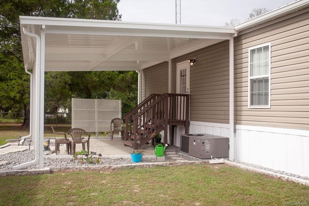 home for sale at 18250 SW 60th Street, Dunnellon, FL 34432 in Town of Dunnellon